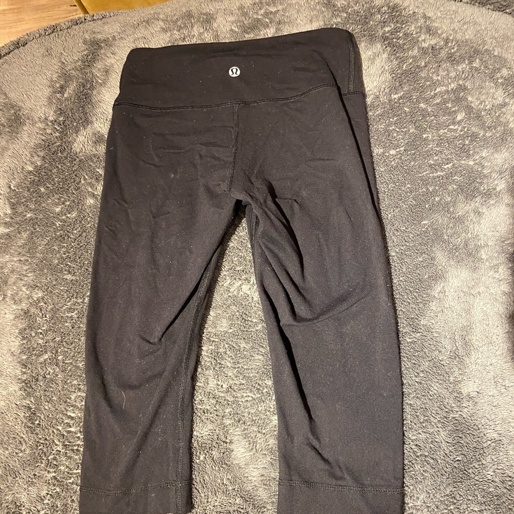 Lululemon leggings size 2 cropped